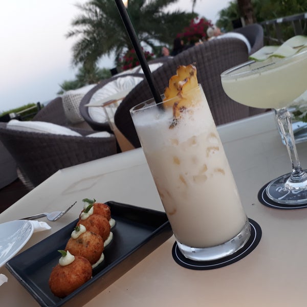 Stunning experience and views on the island. Drinks are served in style and the adult only rule makes it a bliss when you enjoy with your loved one.