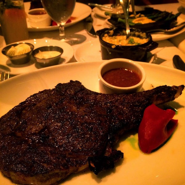 7/28/2015에 pr0 ♏님이 Bobby Flay Steak에서 찍은 사진