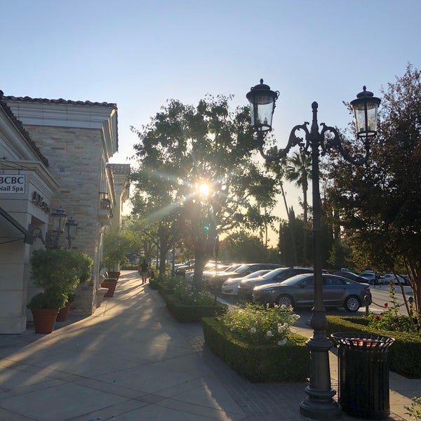 Photo taken at The Commons at Calabasas by Kayson P. on 10/16/2019