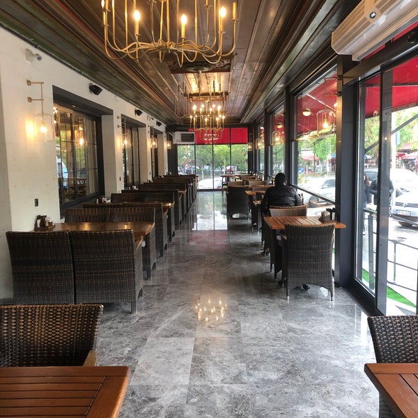 Foto diambil di Sedef Restaurant oleh Mustafa D. pada 5/19/2022