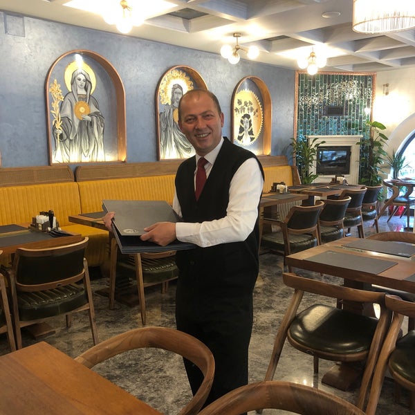 Foto tirada no(a) Sedef Restaurant por Mustafa D. em 5/19/2022