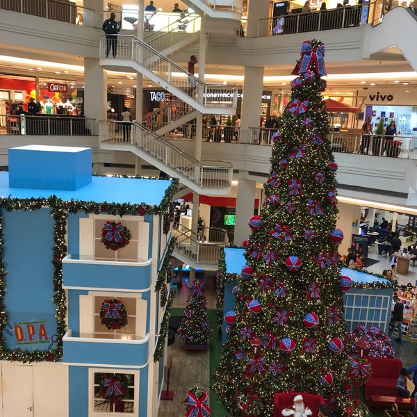 11/21/2018 tarihinde Helena A.ziyaretçi tarafından Plaza Shopping'de çekilen fotoğraf