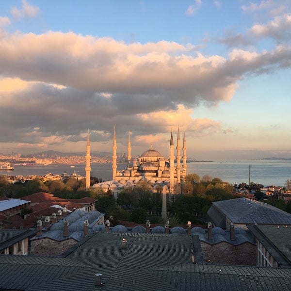 Das Foto wurde bei Hotel Arcadia Blue Istanbul von Ümran Ç. am 4/18/2017 aufgenommen