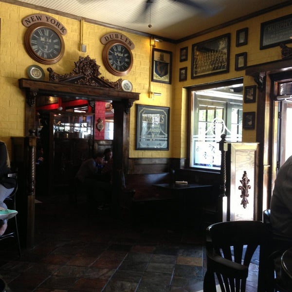 Foto tirada no(a) Hibernian Pub por Jim M. em 4/3/2013