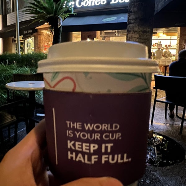 The Coffee Bean & Tea Leaf Coffee Shop in Mont Kiara