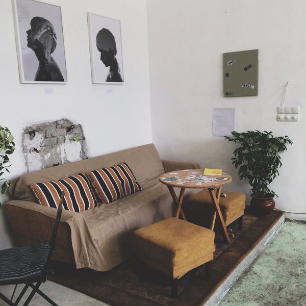 Photo prise au SOHO Sofia Holistic Coworking Company par Olya K. le7/13/2015