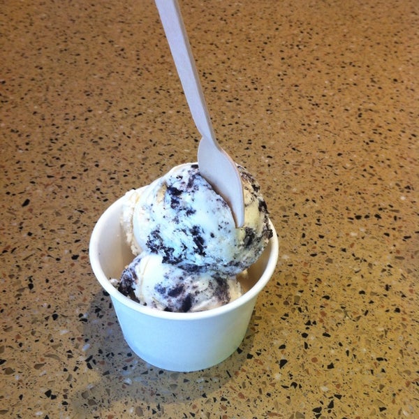 7/6/2013 tarihinde Eric C.ziyaretçi tarafından Captain Sam&#39;s Ice Cream'de çekilen fotoğraf