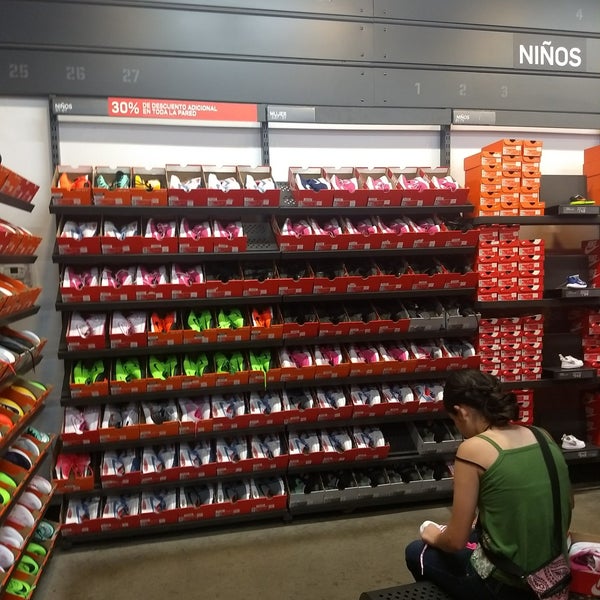 nike factory store flores