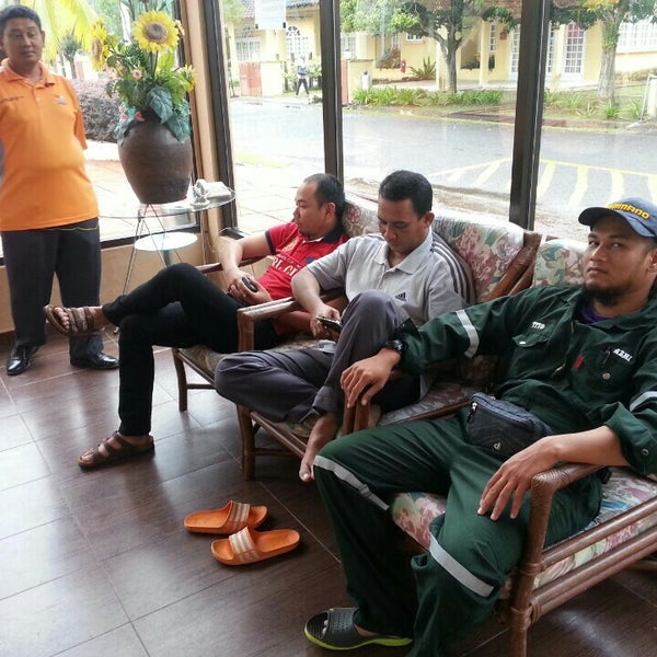 Photo taken at Rumbia Resort Villa, Paka, Terengganu by Azmir I. on 12/31/2015