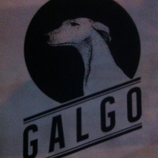 Photo taken at Galgo Hot Dogs y Hamburguesas Gourmet by Memo D. on 4/12/2013
