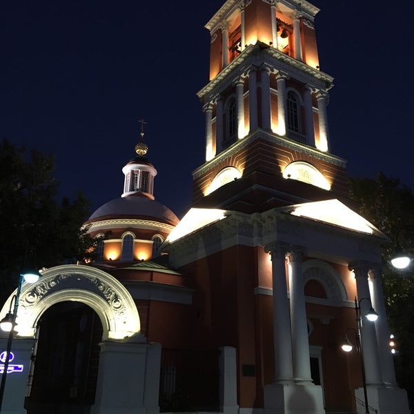 Храм Троицы Живоначальной на улице Дмитриевского