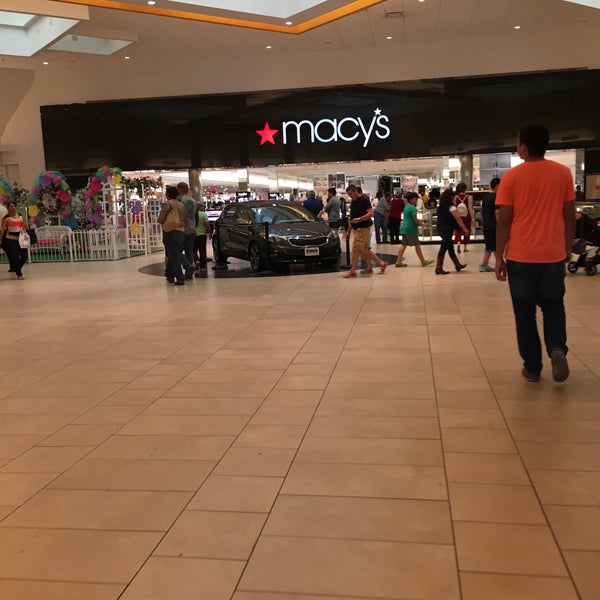 Das Foto wurde bei Mall del Norte von Ulises G. am 3/19/2017 aufgenommen