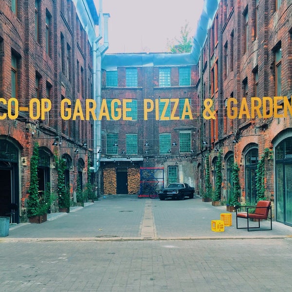Coop Garage Pizza Place in Сенной округ