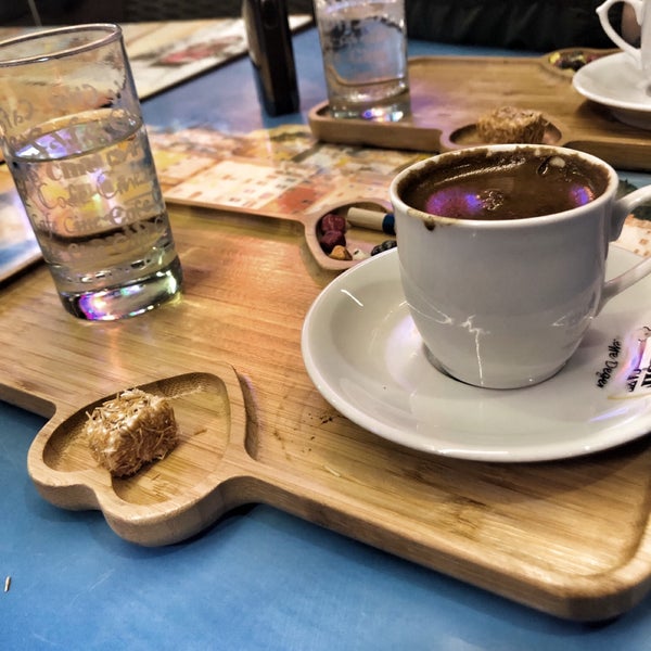 Das Foto wurde bei Kaşif Cafe / heykel von Erkan✔️ am 12/23/2018 aufgenommen