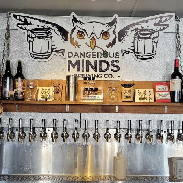 Foto tirada no(a) Dangerous Minds Brewing Company por Michael K. em 2/28/2023