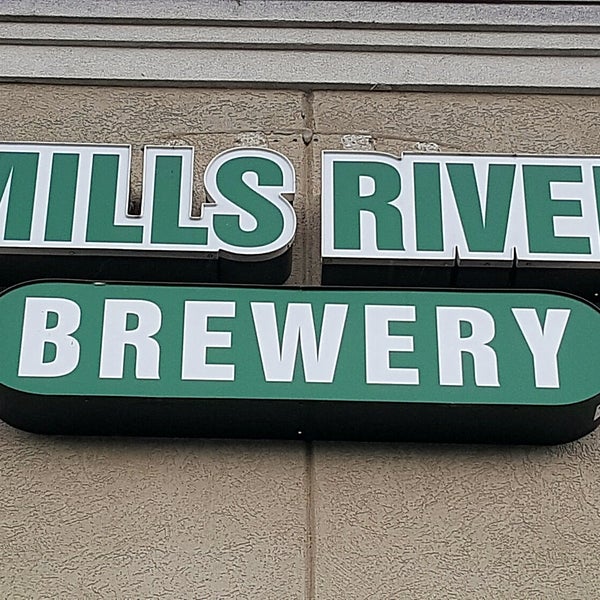 Foto diambil di Mills River Brewery oleh Michael K. pada 7/6/2018