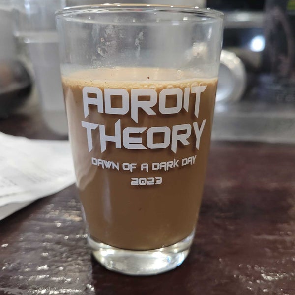 Снимок сделан в Adroit Theory Brewing Company пользователем Michael K. 3/25/2023
