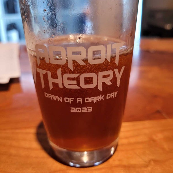 Foto tomada en Adroit Theory Brewing Company  por Michael K. el 3/25/2023