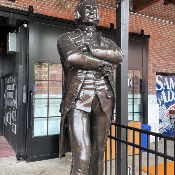 Photo taken at Samuel Adams Brewery by R&amp;J&#39;s P. on 8/29/2021