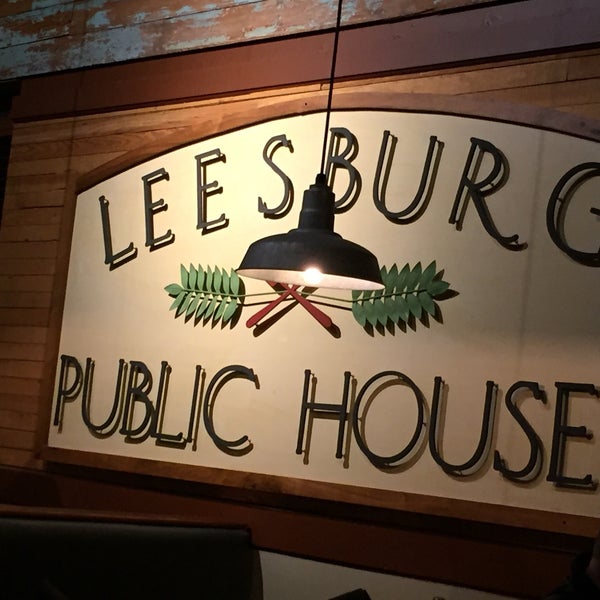 รูปภาพถ่ายที่ Leesburg Public House โดย R&amp;J&#39;s P. เมื่อ 2/9/2020