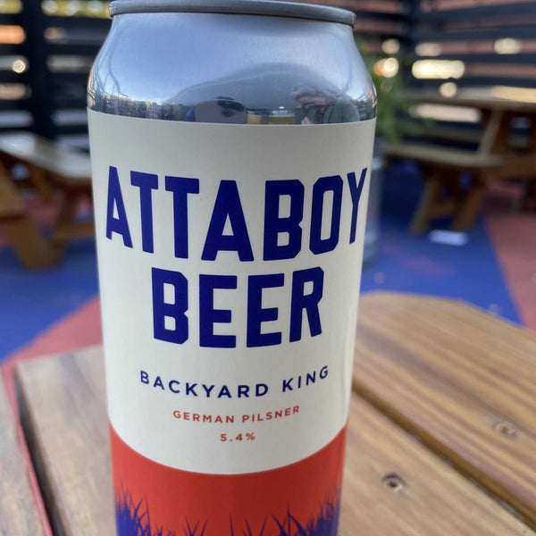 Foto tirada no(a) Attaboy Beer por R&amp;J&#39;s P. em 10/21/2022