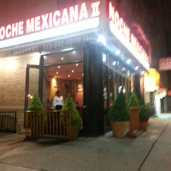 รูปภาพถ่ายที่ Noche Mexicana II โดย Marcela H. เมื่อ 12/2/2013