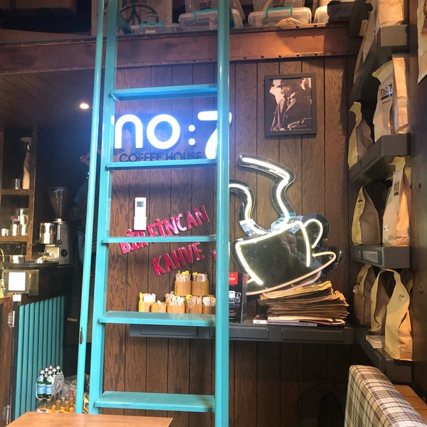 Foto diambil di No:7 Coffee House oleh Sinan K. pada 3/31/2019