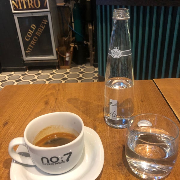 11/27/2019 tarihinde Sinan K.ziyaretçi tarafından No:7 Coffee House'de çekilen fotoğraf