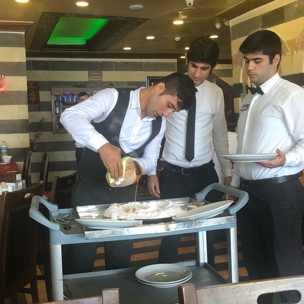 8/30/2019にSinan K.がLayale Şamiye - Tarihi Sultan Sofrası مطعم ليالي شامية سفرة السلطانで撮った写真