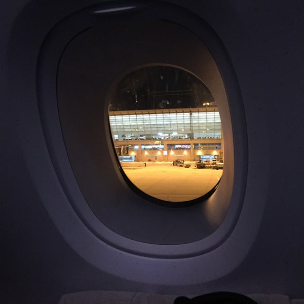 Снимок сделан в Международный аэропорт Инчхон (ICN) пользователем Catherine 12/17/2015
