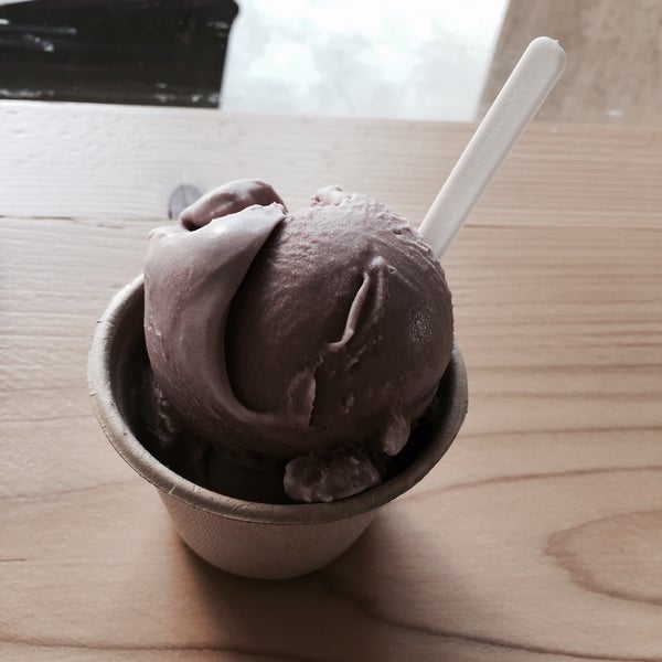 Photo taken at Bucket &amp; Bay Craft Gelato Co by Catherine on 7/20/2015