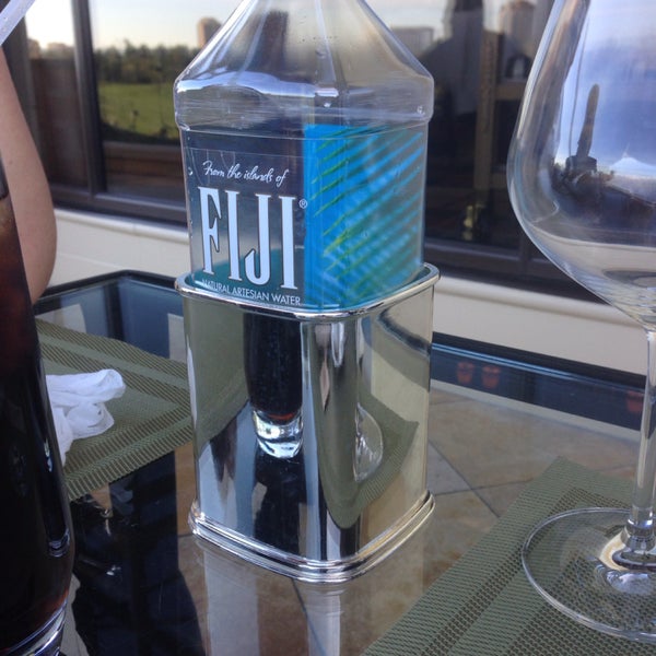 Also loved the plastic Fiji water bottle holders, made them look elegant on the table, smart design.