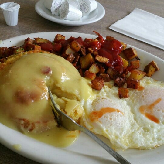 Chicken Pot Pie Shop Tower District 861 E Olive Ave