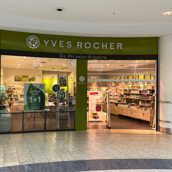 Снимок сделан в Yves Rocher Berlin Eastgate пользователем Intelli U. 9/1/2022