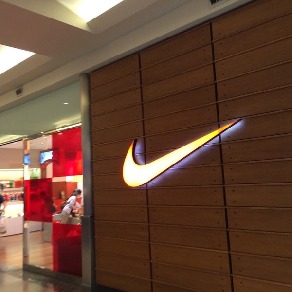 nike store moa