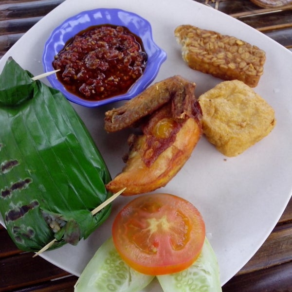 De'saung resto & cafe - Sundanese Restaurant in Bogor