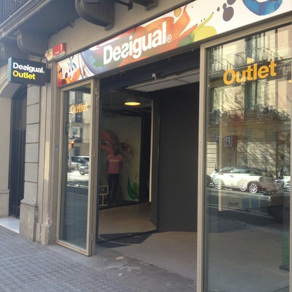 Foto di Desigual Outlet Negozio di abbigliamento in Barcelona