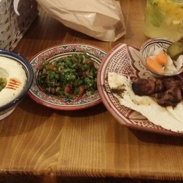Снимок сделан в Leila&#39;s Authentic Lebanese Cuisine пользователем dani e. 7/3/2018