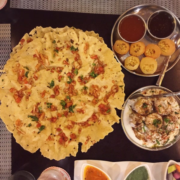 Снимок сделан в Queen&#39;s Tandoor Indian &amp; Fusion Cuisine пользователем reza setiawan ر. 5/20/2016