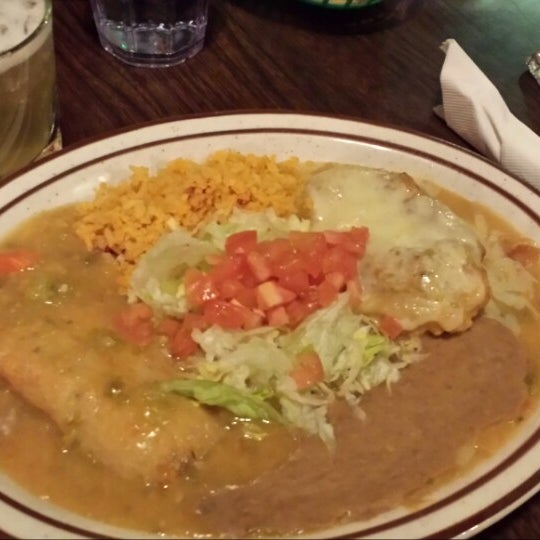 รูปภาพถ่ายที่ El Noa Noa Mexican Restaurant โดย Chip K. เมื่อ 2/13/2014