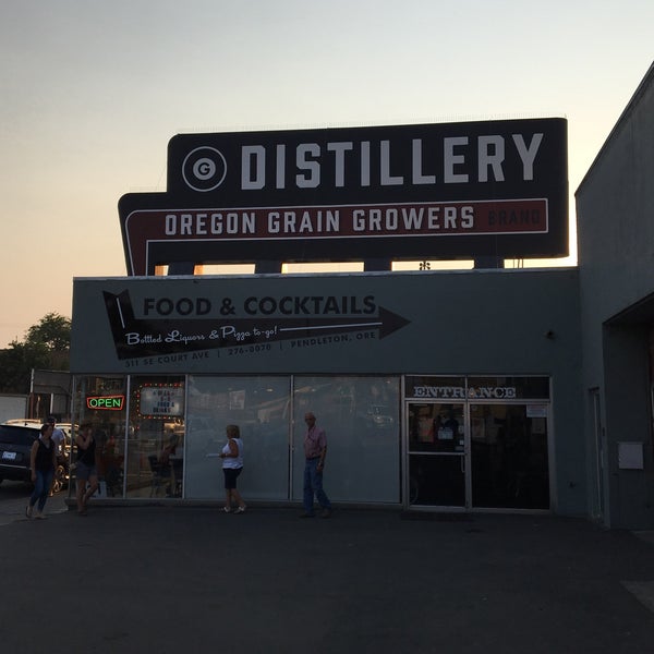 Das Foto wurde bei Oregon Grain Growers Brand Distillery von Debbie W. am 8/9/2018 aufgenommen