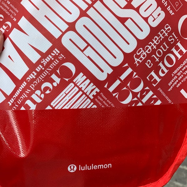 Lululemon Athletica Clothing Store In Zuerich 