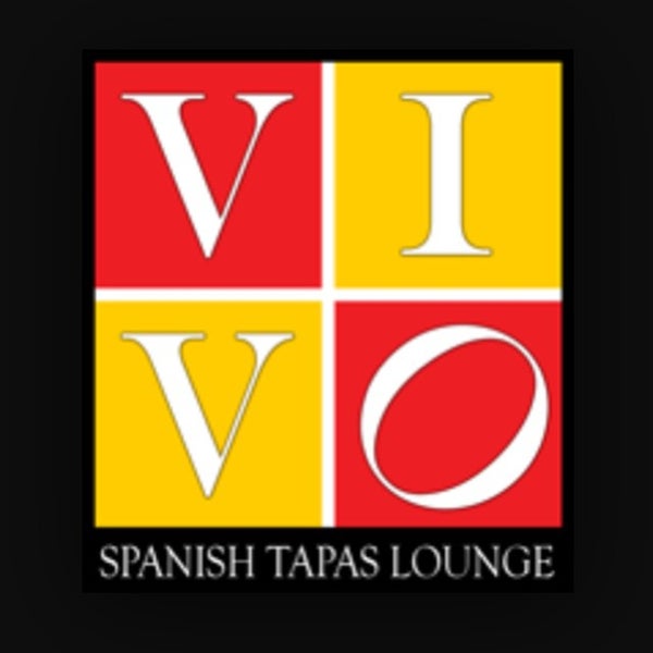 Foto tomada en VIVO Spanish Tapas Restaurant &amp; Lounge  por Lance K. el 5/30/2015
