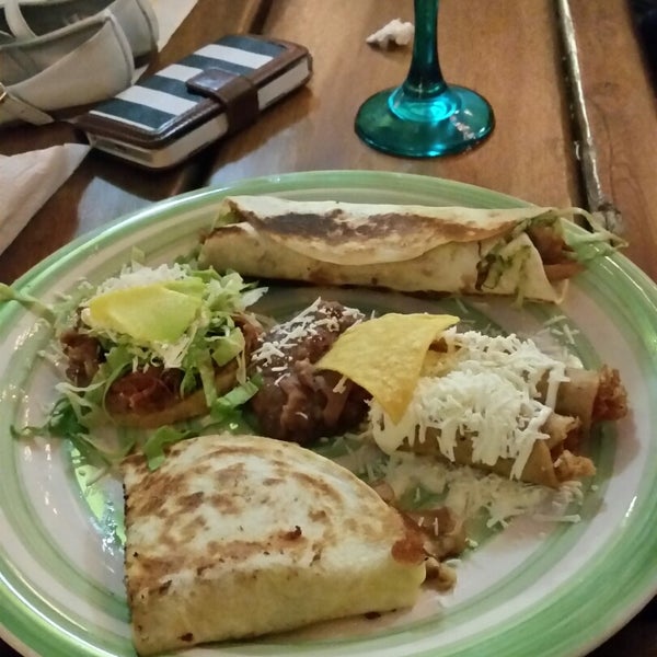 La mejor comida mexicana de Pereira súper rica muy recomendado el plato Cantinela!!  😆