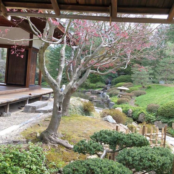 Photo taken at Shofuso Japanese House and Garden by A.S.L on 4/12/2019