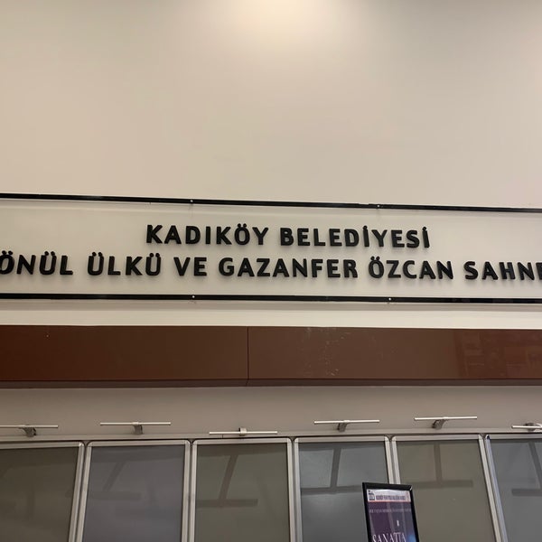 Photo taken at Gazanfer Özcan Sahnesi by Aslıhan A. on 6/8/2022