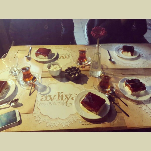 รูปภาพถ่ายที่ Avliya Restaurant โดย Seda V. เมื่อ 12/9/2014