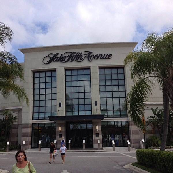 Photos At Saks Fifth Avenue Department Store In Palm Beach Gardens