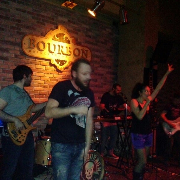 1/19/2014 tarihinde Pantelia T.ziyaretçi tarafından Bourbon Bar'de çekilen fotoğraf