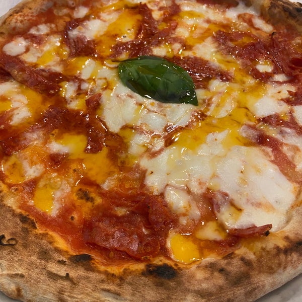 4/19/2024 tarihinde Laëtitia J.ziyaretçi tarafından O&#39;scià Pizzeria Napoletana'de çekilen fotoğraf